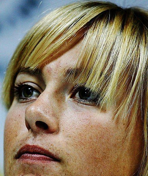 九游体育-莎拉波娃意外战胜拜仁，比赛规则变更引爆全场！全场沸腾不已(莎拉波娃打球视频)